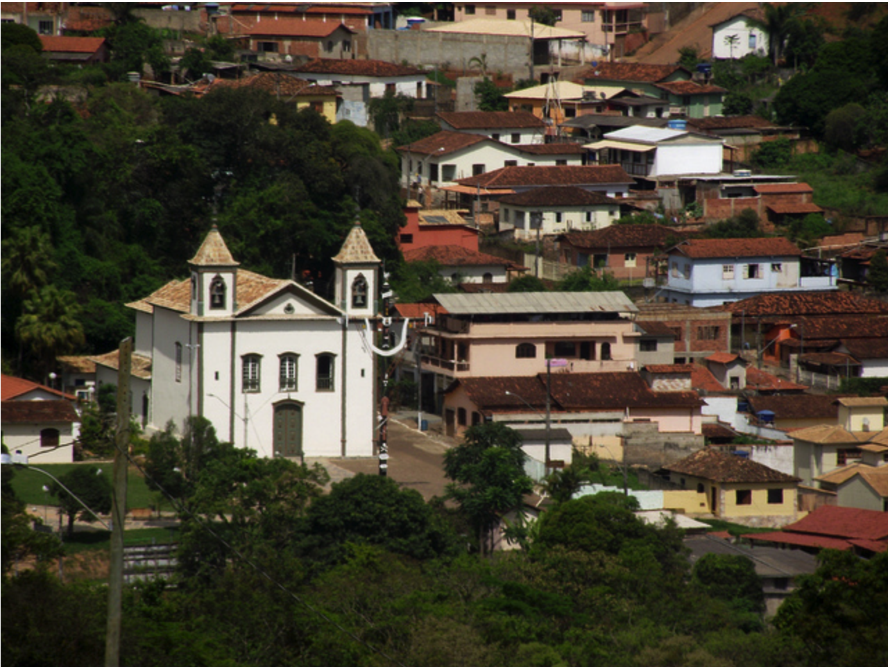 Frente fria chega a Minas Gerais: fim de semana com chuva forte e queda de temperaturas